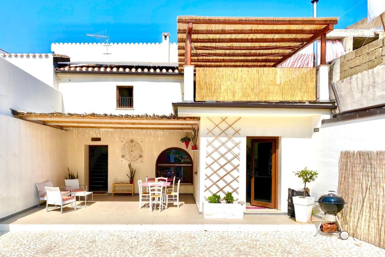 Bed and Breakfast Al Vicoletto - Genuine Hospitality Тортоли Экстерьер фото