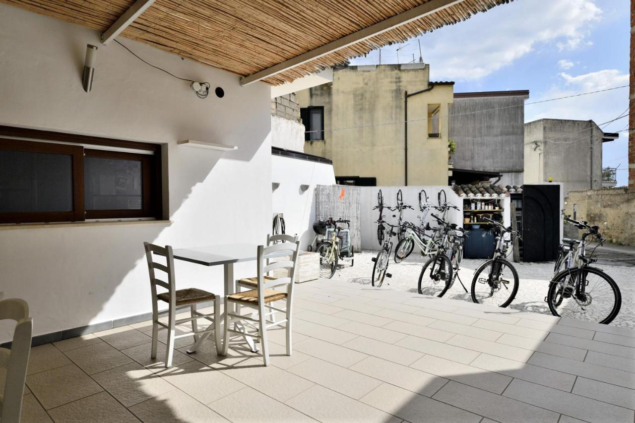 Bed and Breakfast Al Vicoletto - Genuine Hospitality Тортоли Экстерьер фото